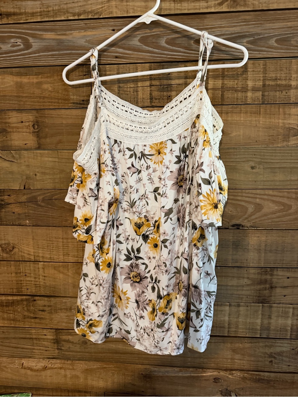 Floral Cold-Shoulder Crochet Trim Women's Top - White & Yellow torrid size 2